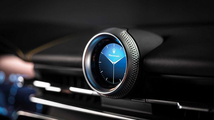 Интерьер Maserati Grecale