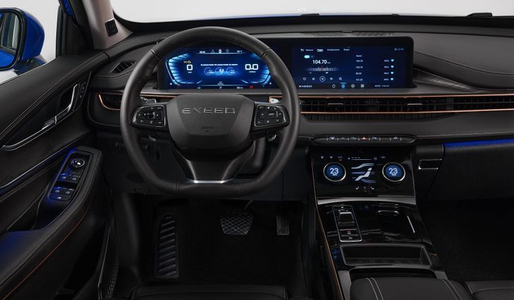 Интерьер Exeed LX