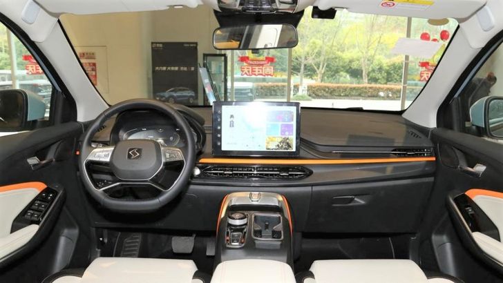 Салон JAC Sehol X6