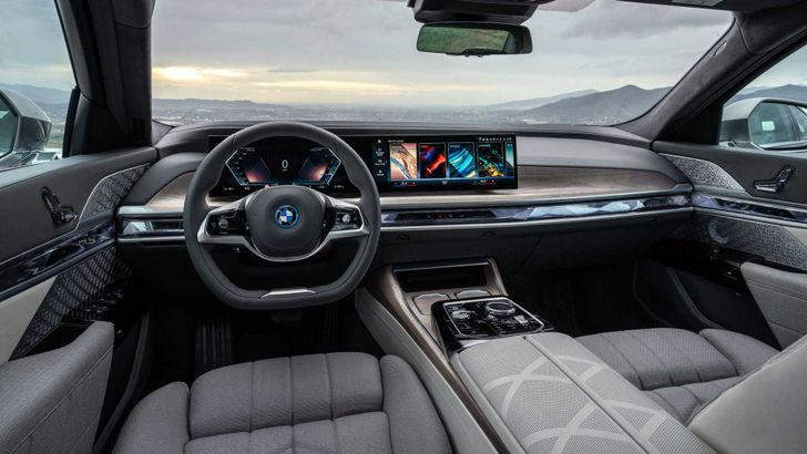 Интерьер BMW i7