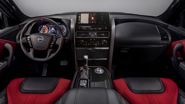 Интерьер Nissan Patrol Nismo