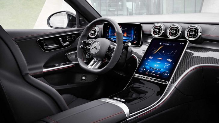 Интерьер Mercedes-AMG C43