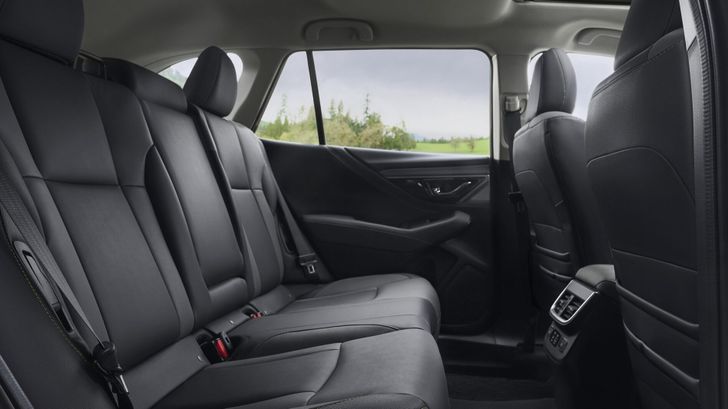 Интерьер Subaru Outback