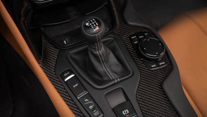 Интерьер Toyota GR Supra 2023