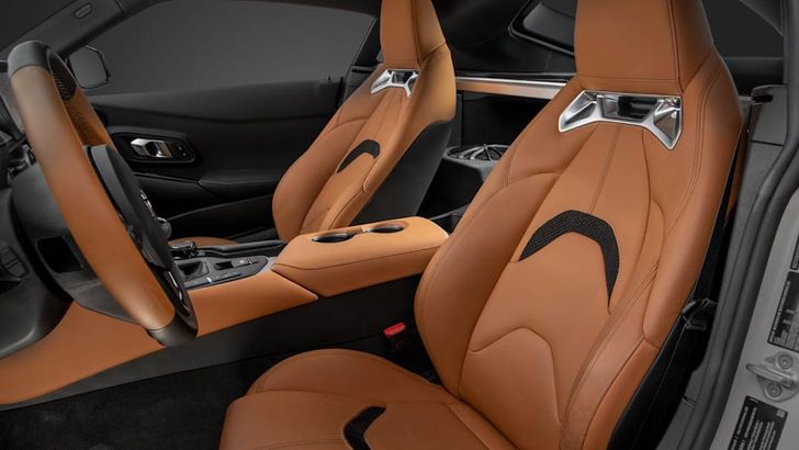 Интерьер Toyota GR Supra 2023