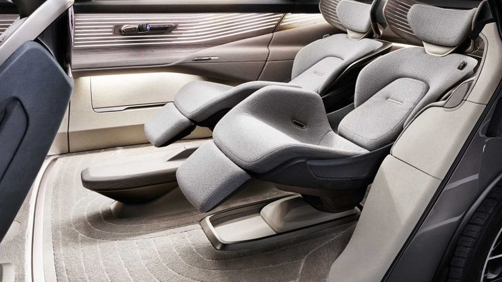 Интерьер Audi UrbanSphere