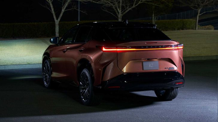 Lexus RZ 450e