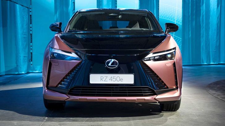 Lexus RZ 450e