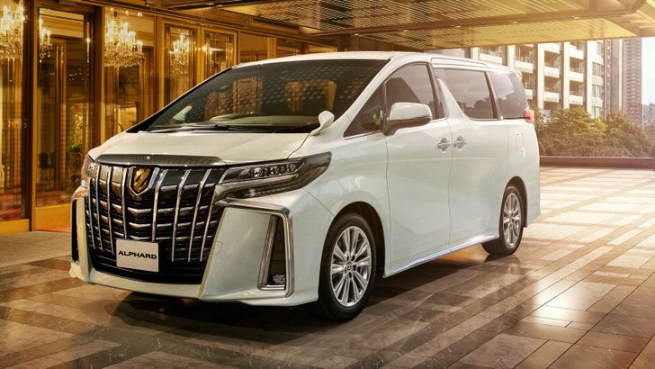 Экстерьер новых «золотых» Toyota Alphard и Vellfire