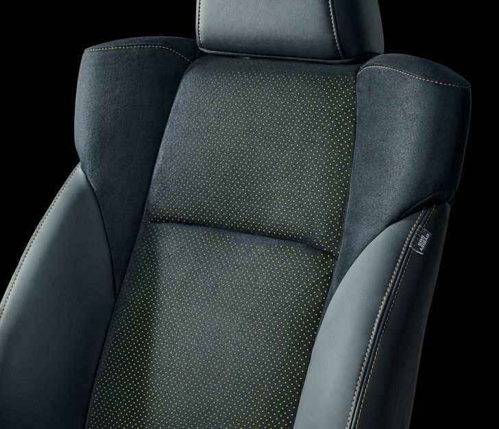 Интерьер новых «золотых» Toyota Alphard и Vellfire