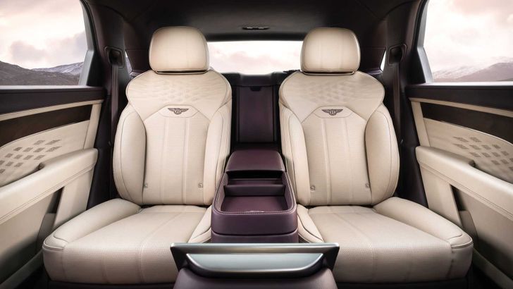 Интерьер Bentley Bentayga EWB