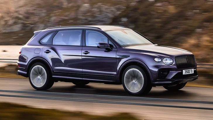 Компания Bentley представила новую версию кроссовера Bentayga с удлиненной колесной базой