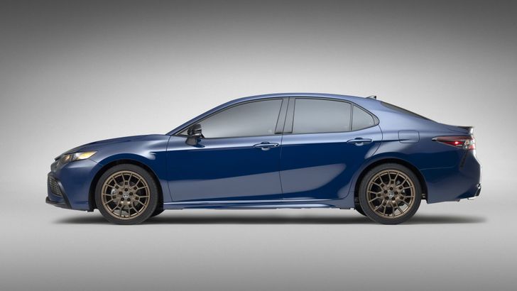 Экстерьер Toyota Camry Nightshade Special Edition