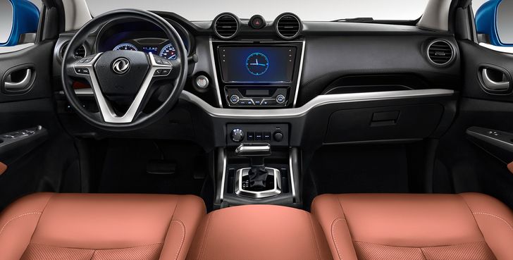 Интерьер Dongfeng DF6