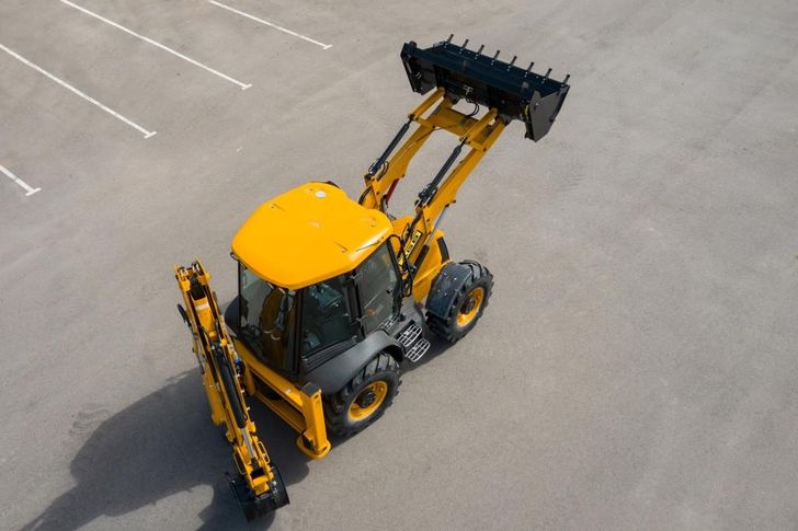 Экскаватор-погрузчик AGB 3CR