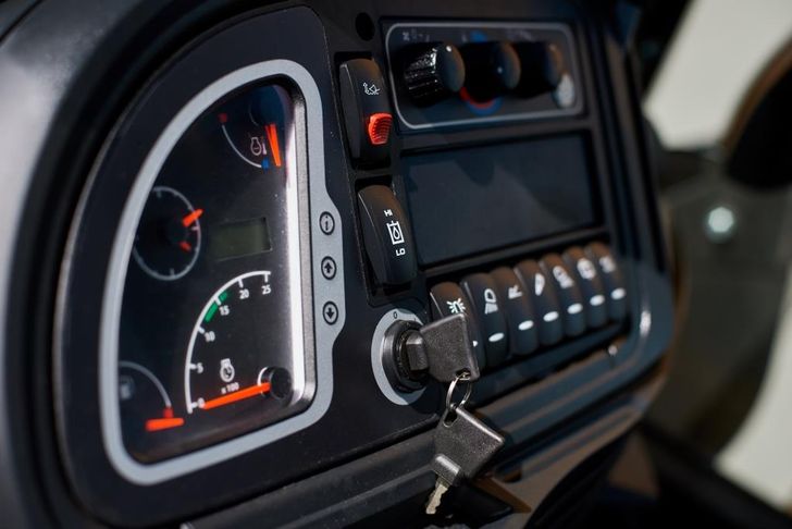 Экскаватор-погрузчик AGB 3CR