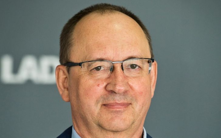 Евгений Шмелев