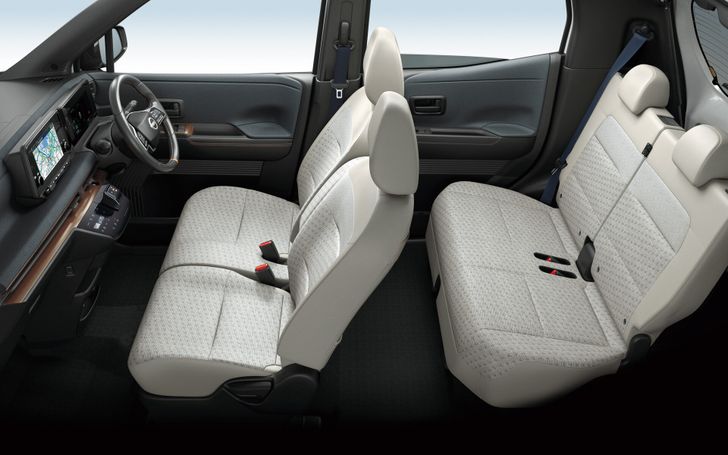 Интерьер Nissan Sakura