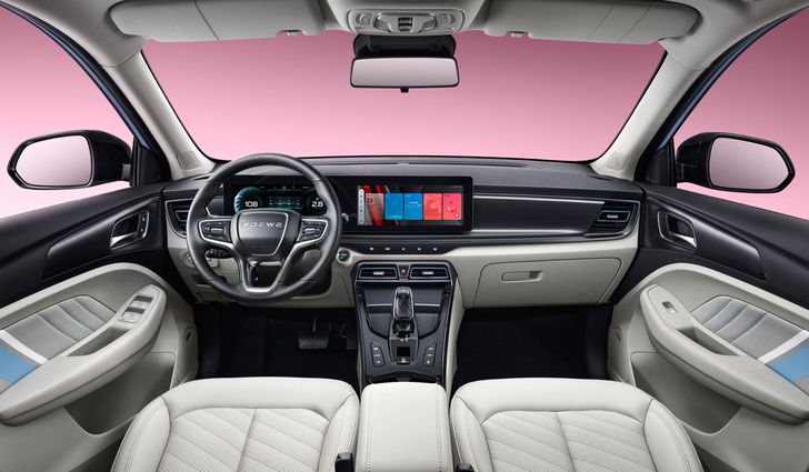 Интерьер Roewe Lomemo