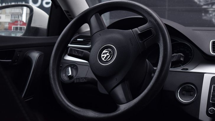 Названа одна из самых неожиданных причин «стучащей» подвески