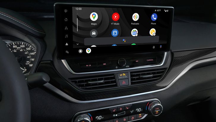 Интерьер Nissan Altima 2023 модельного года