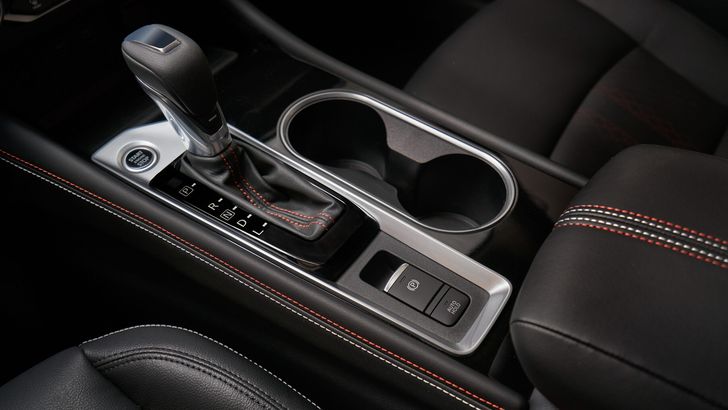 Интерьер Nissan Altima 2023 модельного года