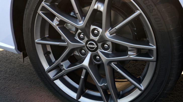 Экстерьер Nissan Altima 2023 модельного года