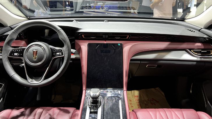 Интерьер Hongqi H5