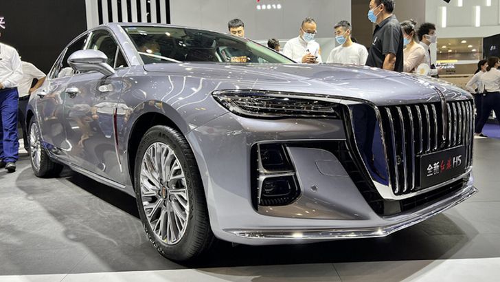 В Китае дебютировал новый представительский седан, который может появиться в России