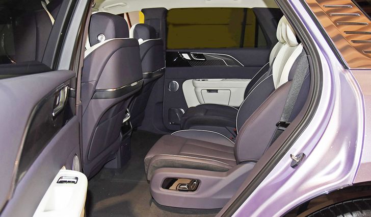 Интерьер Hongqi E-HS9