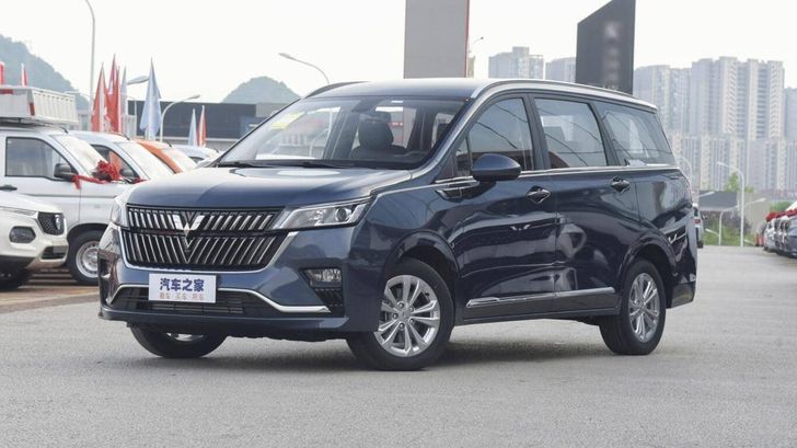 В Китае появился семейный минивэн по цене самой дешевой LADA Granta