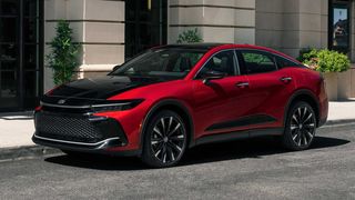 Кросс-седан Toyota Crown