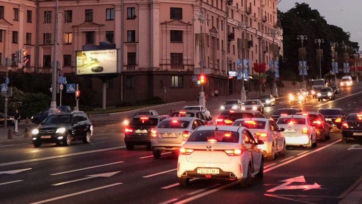 Гражданам из РФ посчитали выгоду при покупке автомашины в Белоруссии в 2022 году