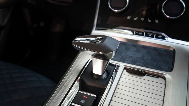 Интерьер Exeed TXL