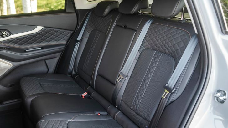 Интерьер Exeed TXL