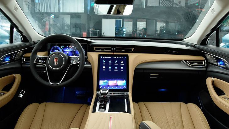 Интерьер Hongqi H5