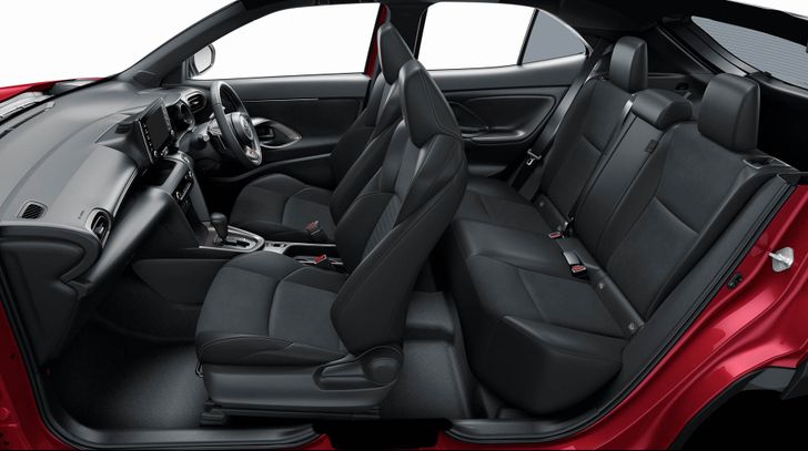 Интерьер Toyota Yaris Cross GR Sport