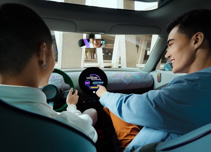 Интерьер MINI Aceman