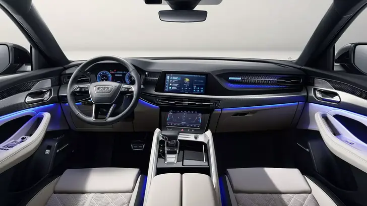 Интерьер Audi Q6