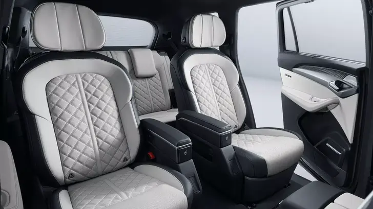 Интерьер Audi Q6