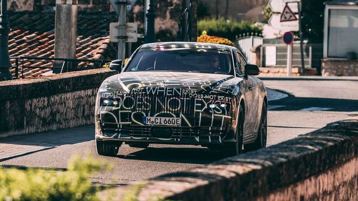 Rolls-Royce Spectre на тестах