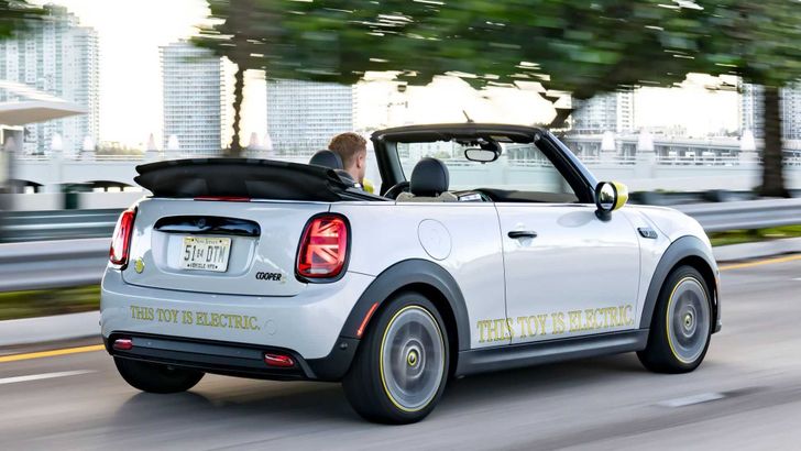 Экстерьер MINI Cooper SE Convertible