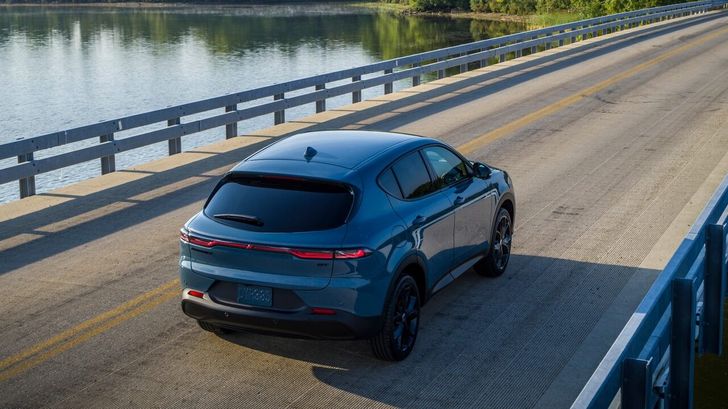 Экстерьер Dodge Hornet