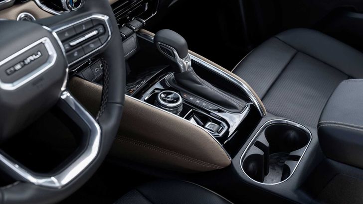 Интерьер GMC Canyon