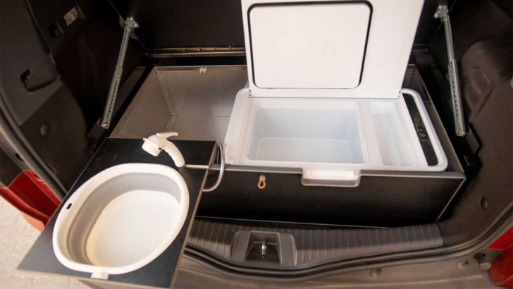 Холодильник и резервуар для воды Dacia Jogger