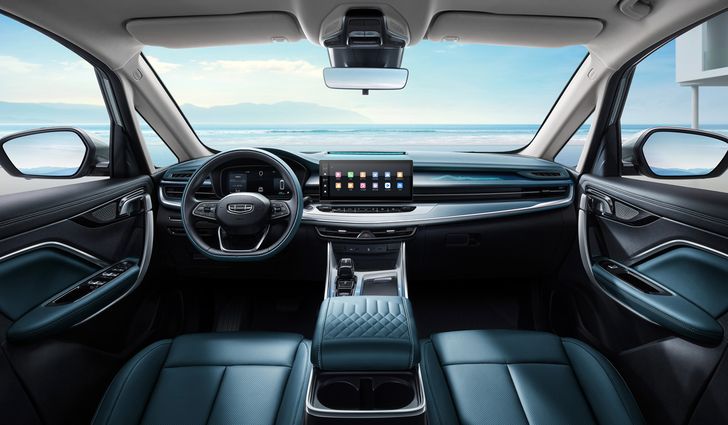 Интерьер Geely Jiaji L