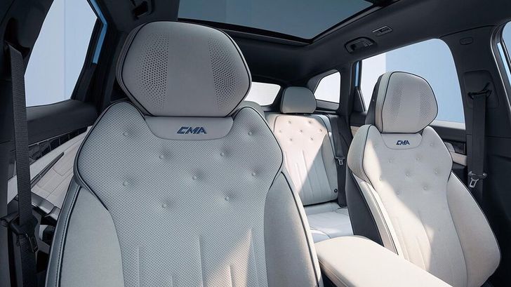 Интерьер Geely Bouye L