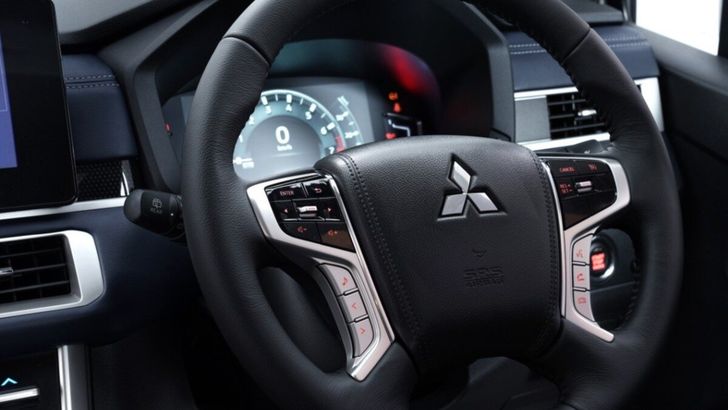 Интерьер Mitsubishi Xpander Cross