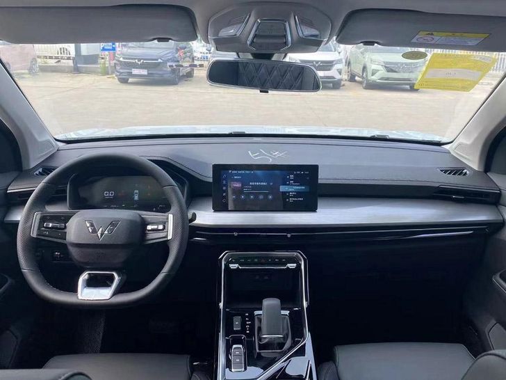 Интерьер Wuling Xingchen HEV