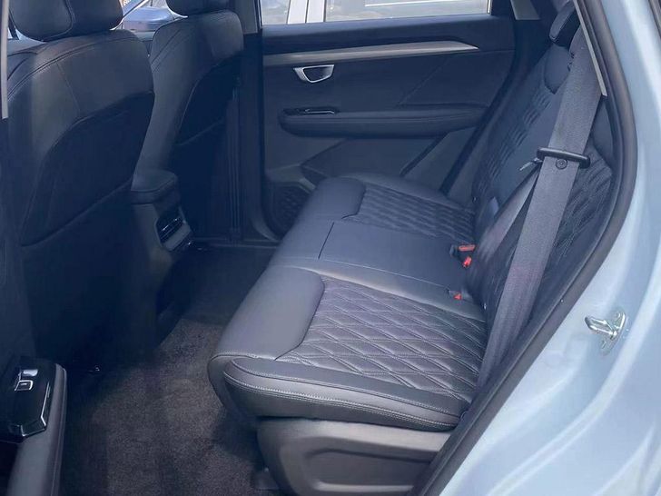 Интерьер Wuling Xingchen HEV